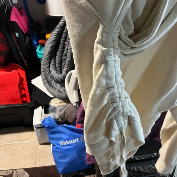 AERIE SIDE RUCHED HOODIE - Picture 4 of 5